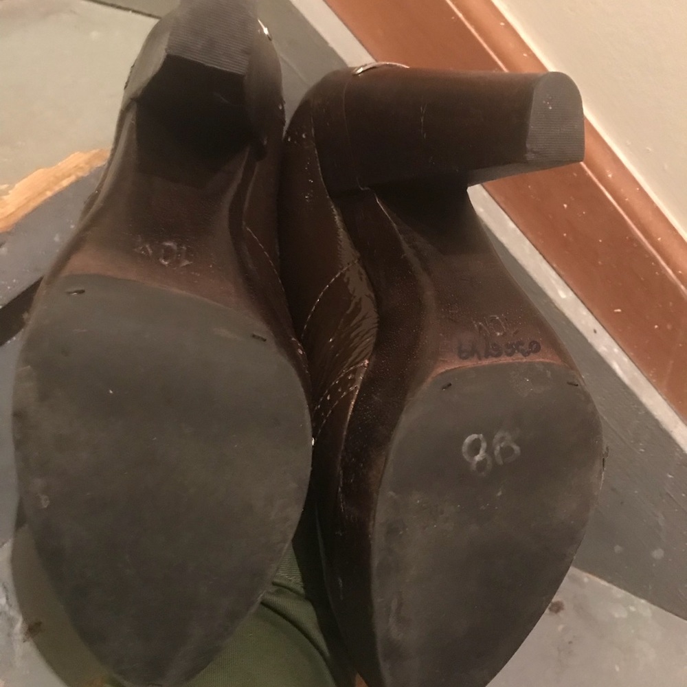 Shoes - Picture 3 of 4